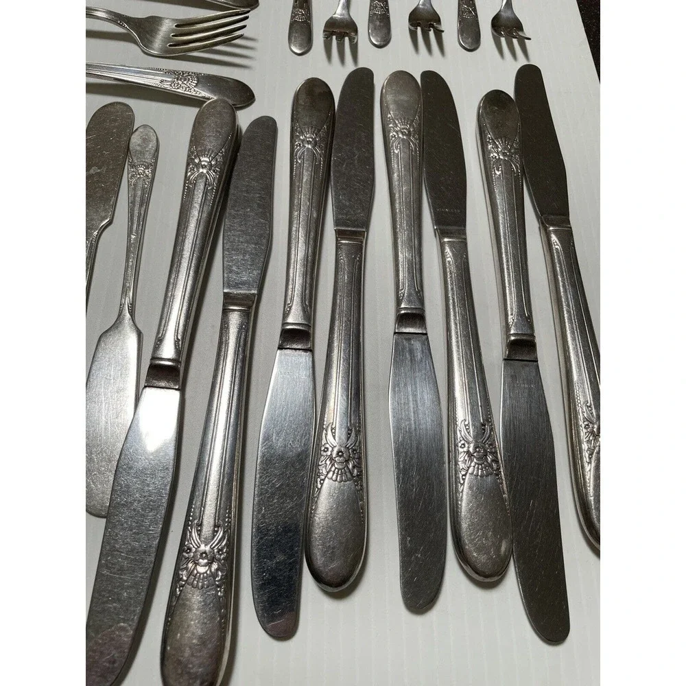 Vintage Rogers Mfg. Co. Triumph Silver Plate Flatware 39 Pieces Forks Spoons